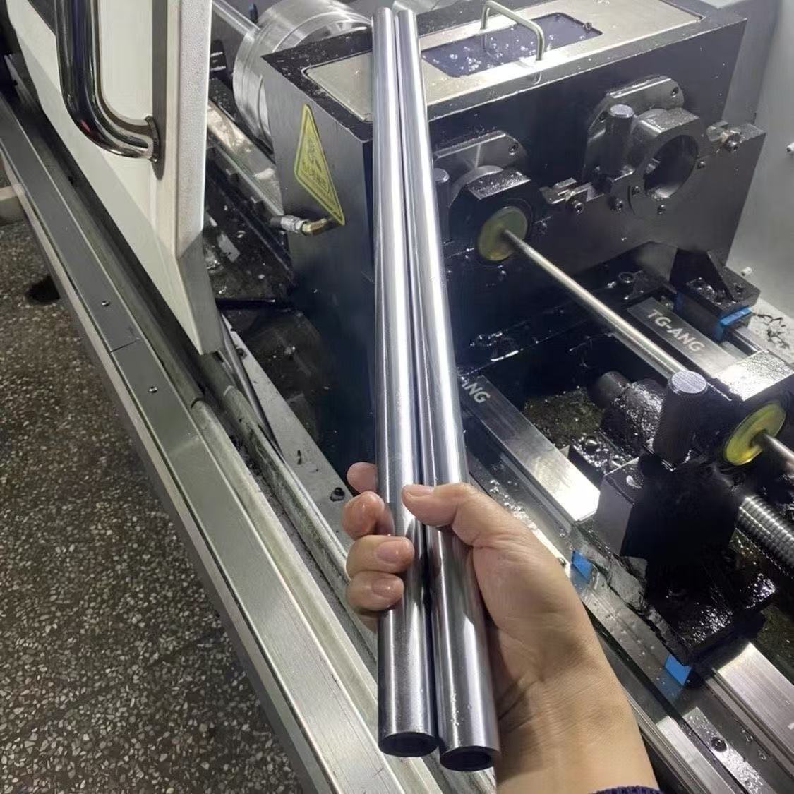 Explosion-proof and high-temperature resistant steel pipe