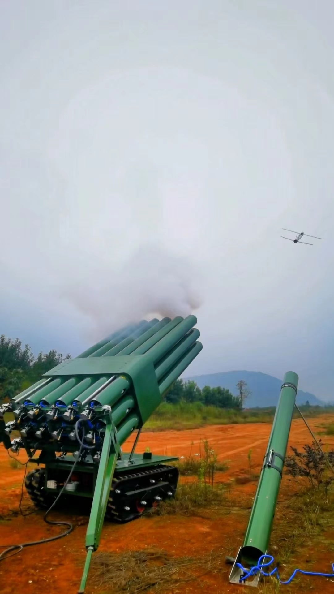 Rocket-assisted multi-tube launcher